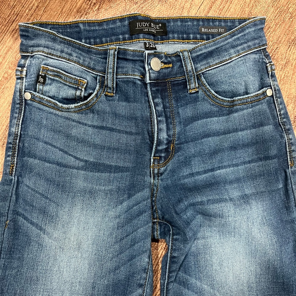 Judy Blue Classic Relaxed Fit Viral Jeans! - Picture 3 of 11